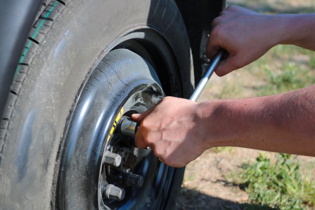 changing car tire