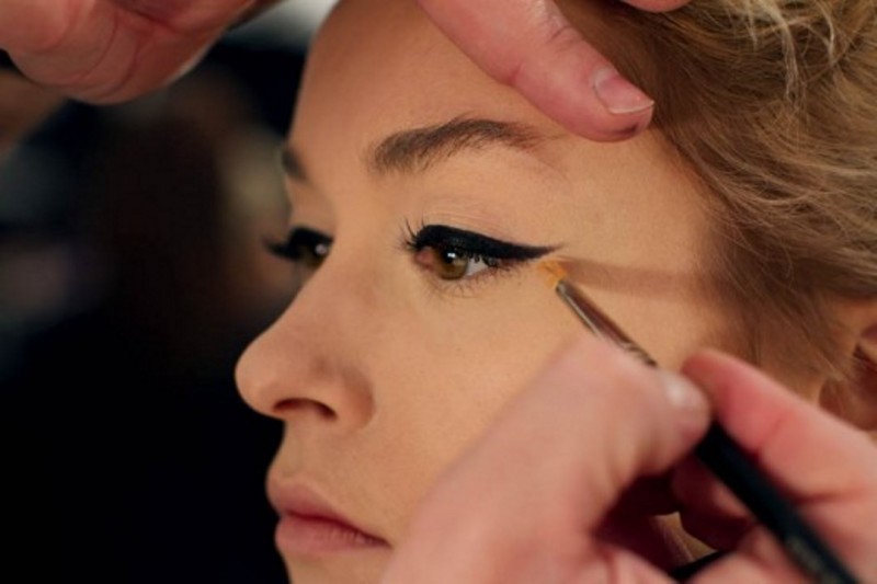 10_Tricks_That_Will_Make_Your_Makeup_Application_Easy_And_Flawless_8