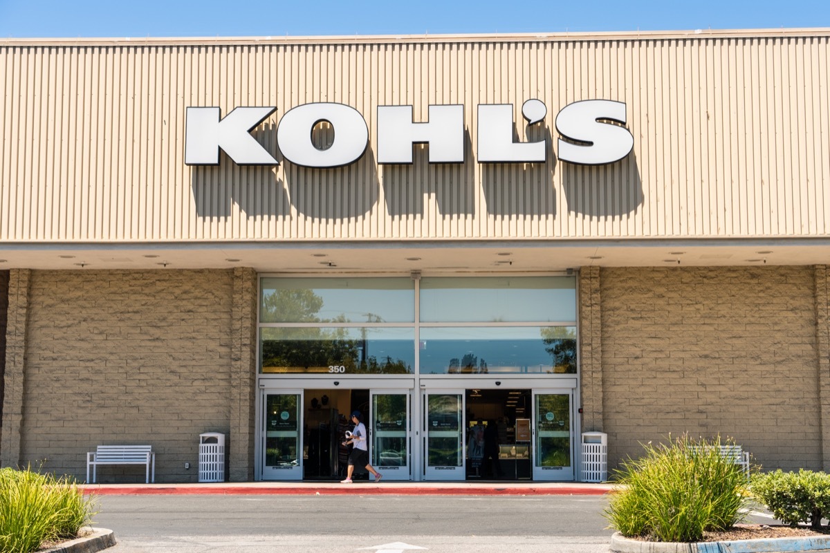 kohl's store entrance