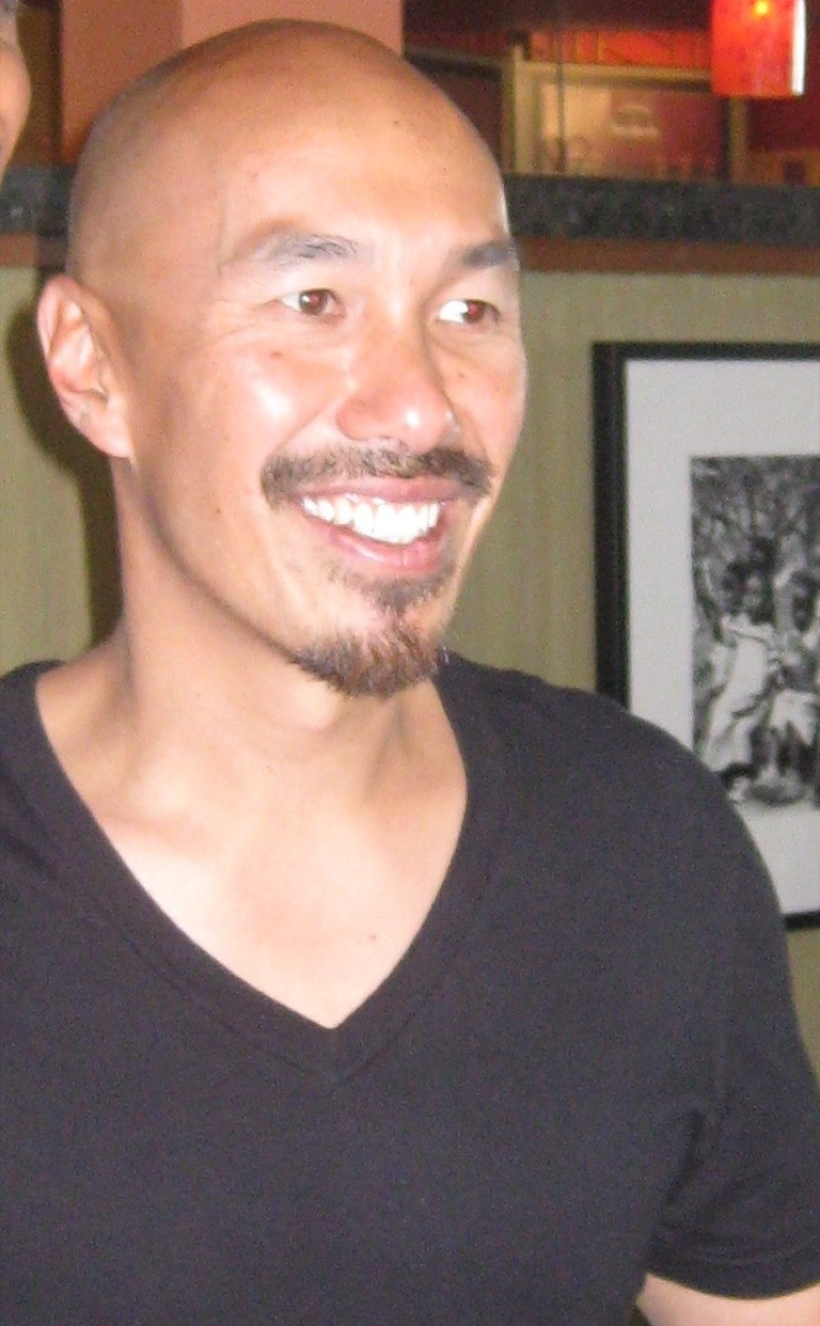 francis chan former teacheing pastor of Cornerstone Community church