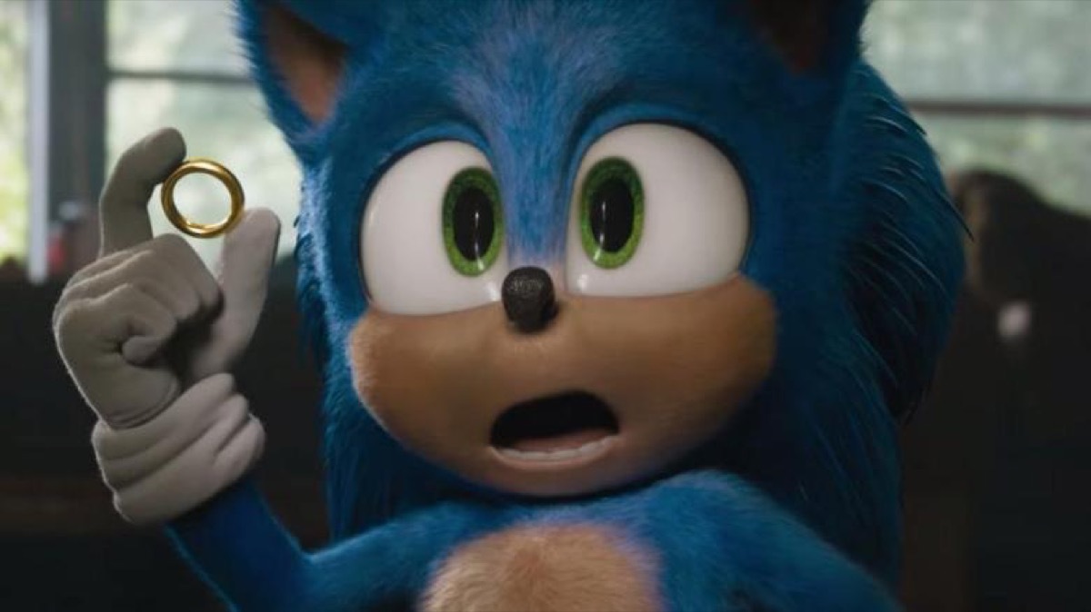 sonic holding a gold ring in the movie sonic the hedgehog