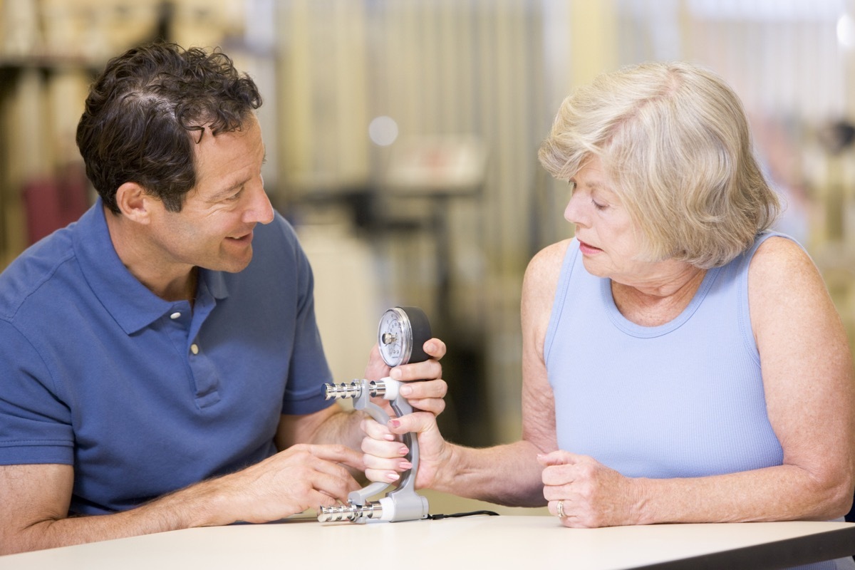 using tool to measure grip strength