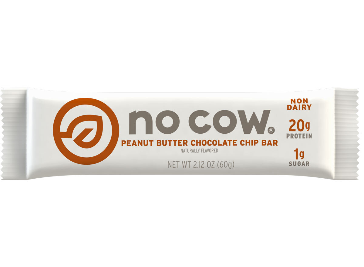 no cow peanut butter chocolate chip plant based protein bar