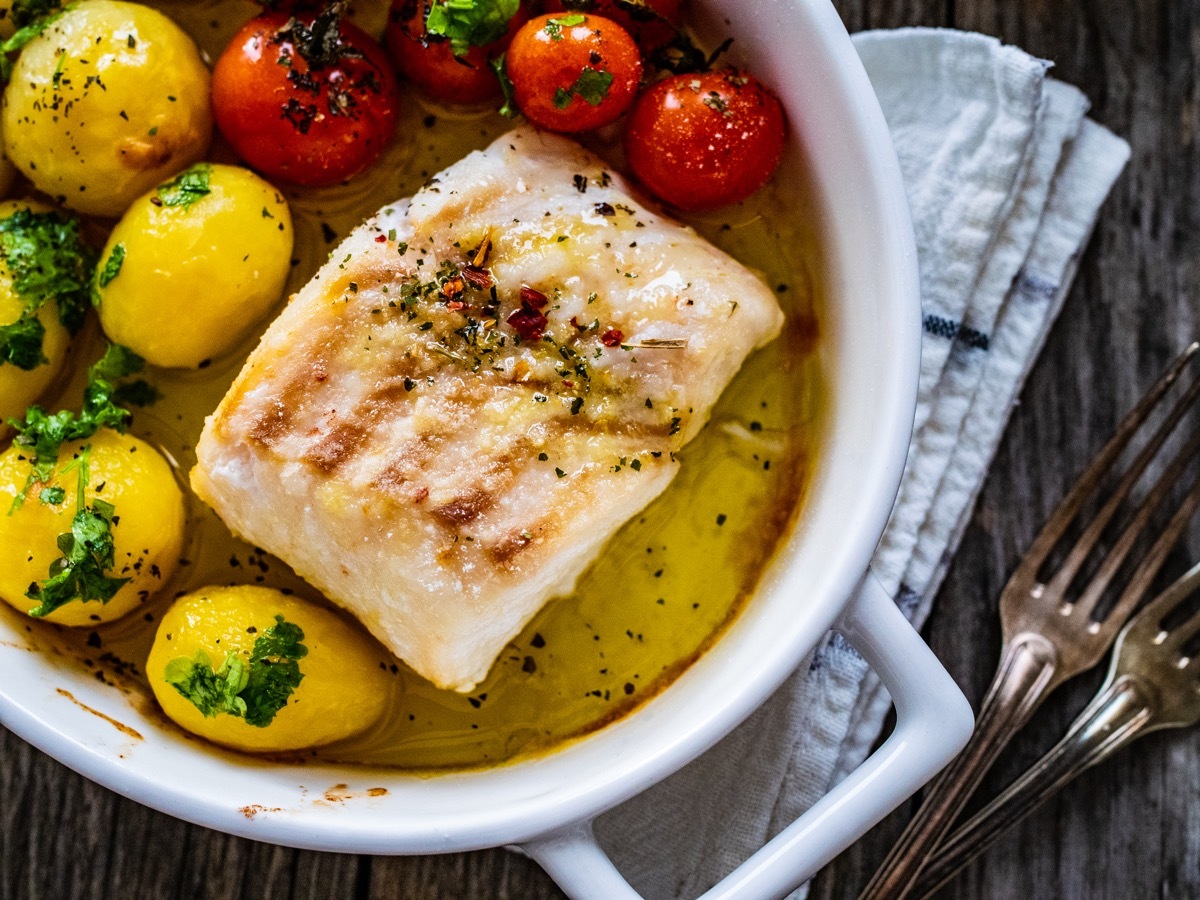 Baked cod fillet with tomatoes