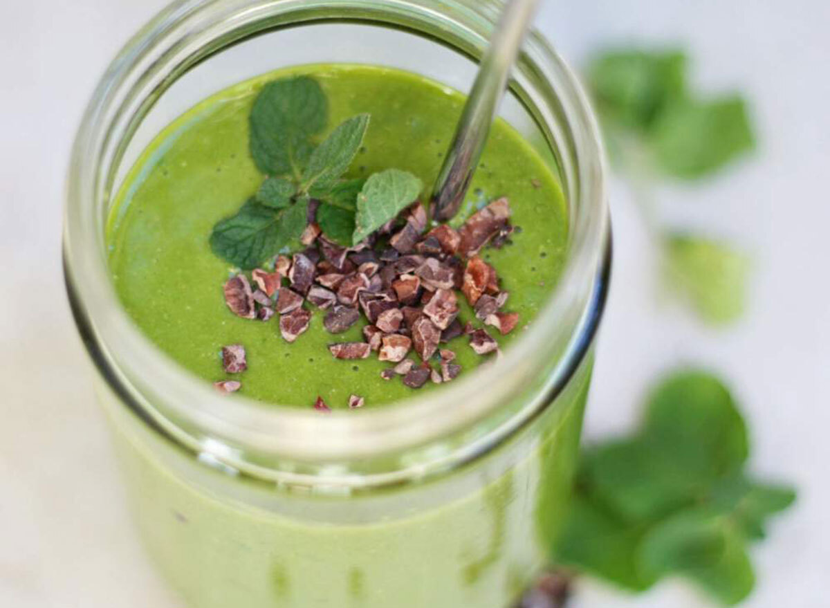 matcha mint chip smoothie