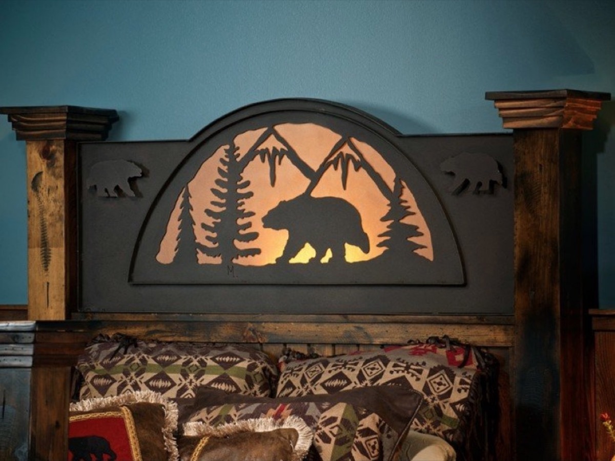 lighted bear headboard, 90s interior design 