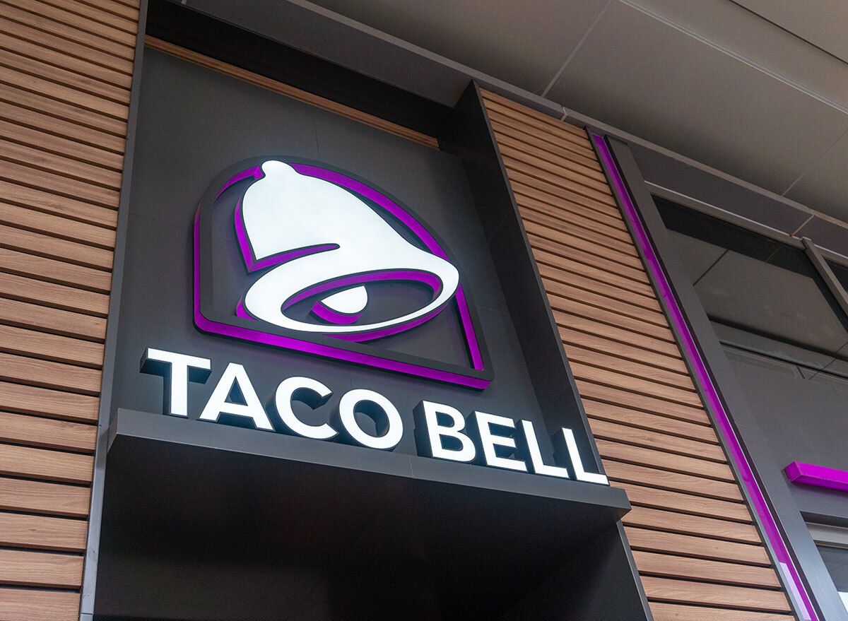 taco bell storefront