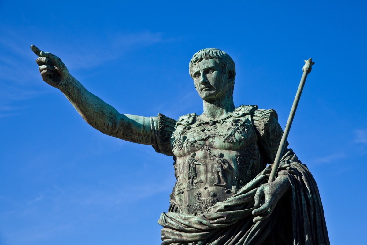 Julius Caesar Statue left-handed