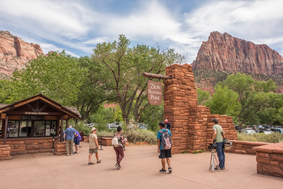 entrance to zion national park