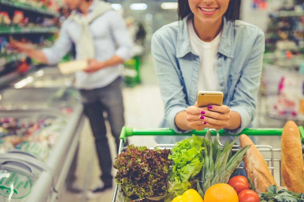 Woman grocery shopping what women want to hear