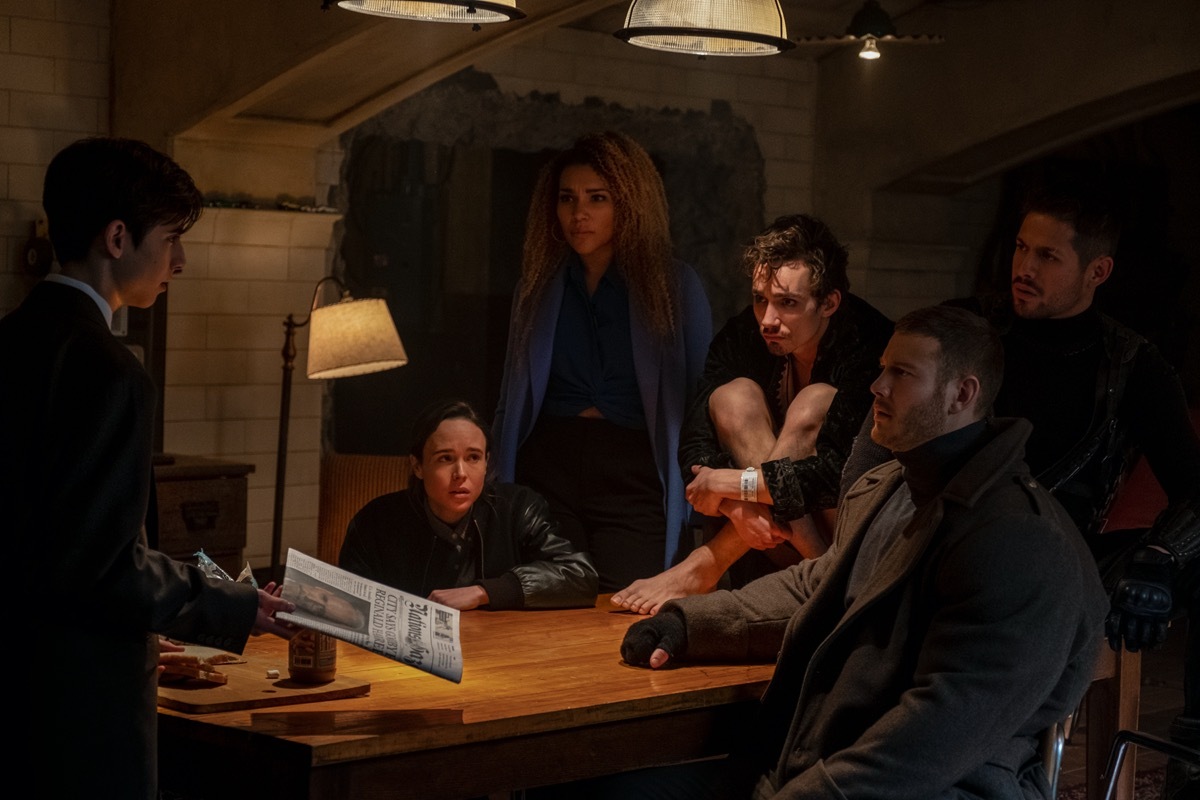 Aidan Gallagher, Elliot Page, Emmy Raver-Lampman, Robert Sheehan, Tom Hopper, David Castaneda in The Umbrella Academy