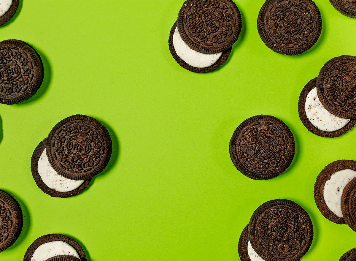 oreos on green background