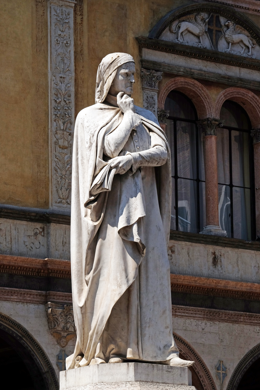 Dante Statue Italians