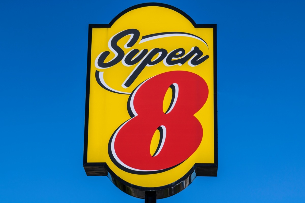 Super 8 motel sign