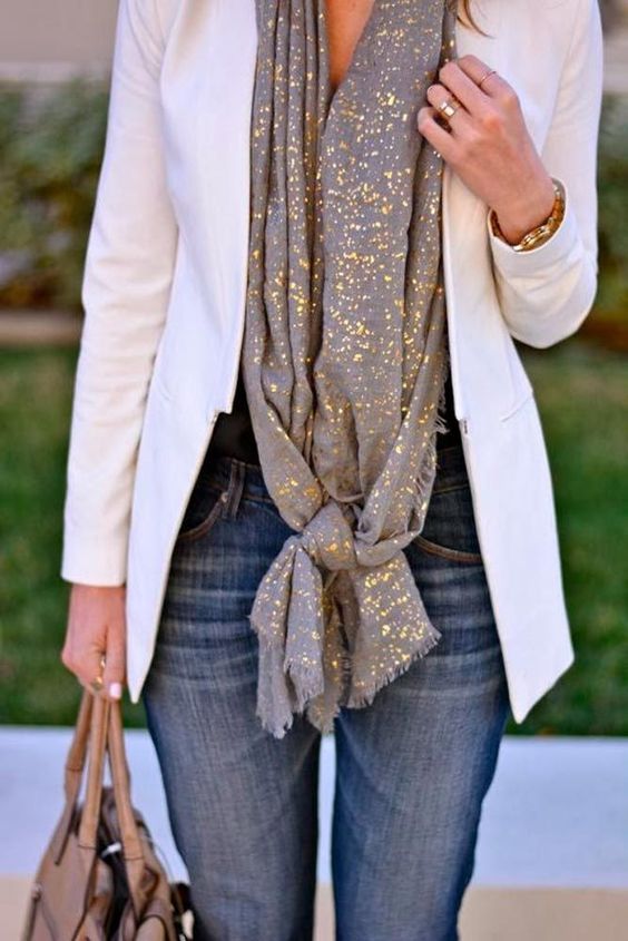 fold loop and dangle | 12 Super Stylish Ways to  Wear a Scarf | Her Beauty