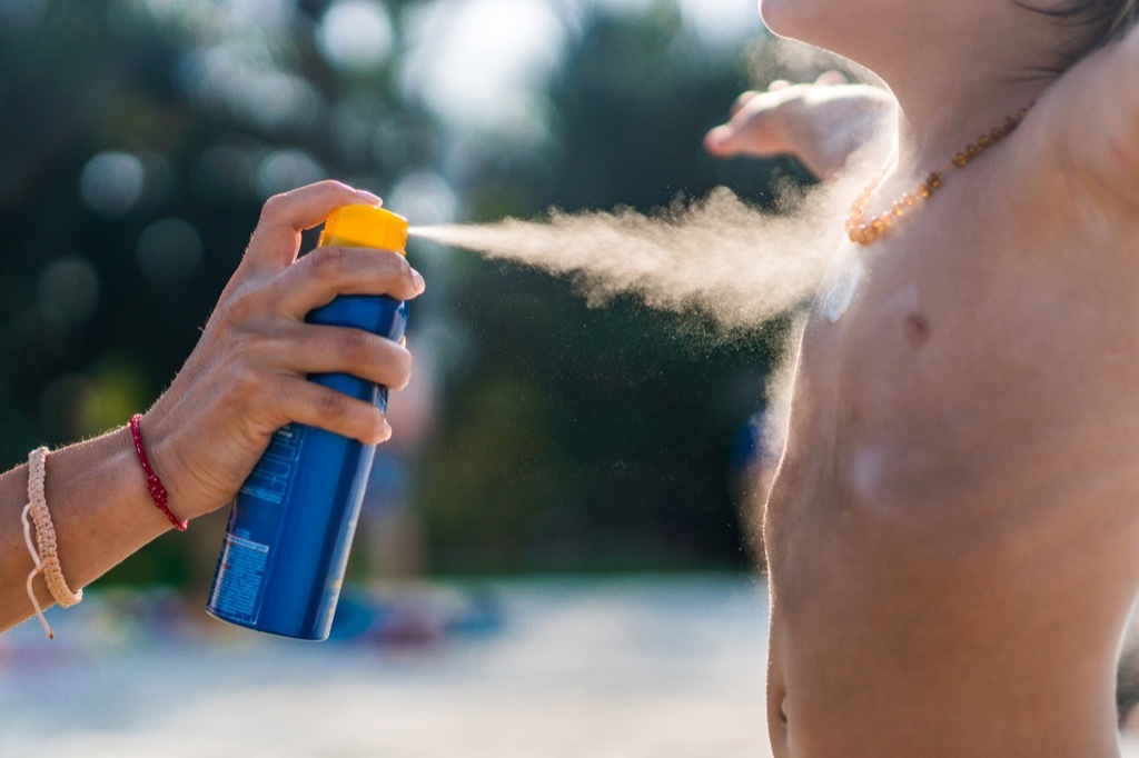 Aerosol sunscreen application