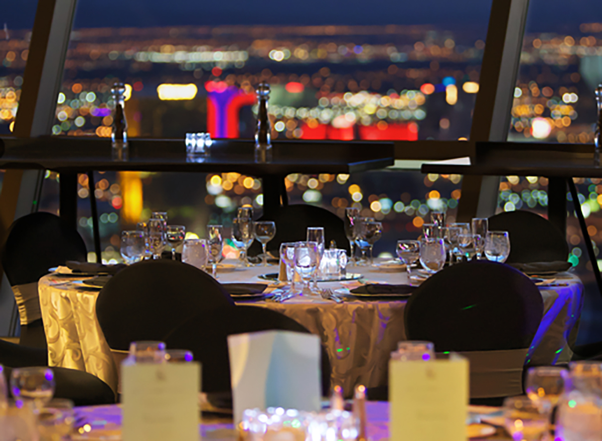 cocktails at top of the world in las vegas