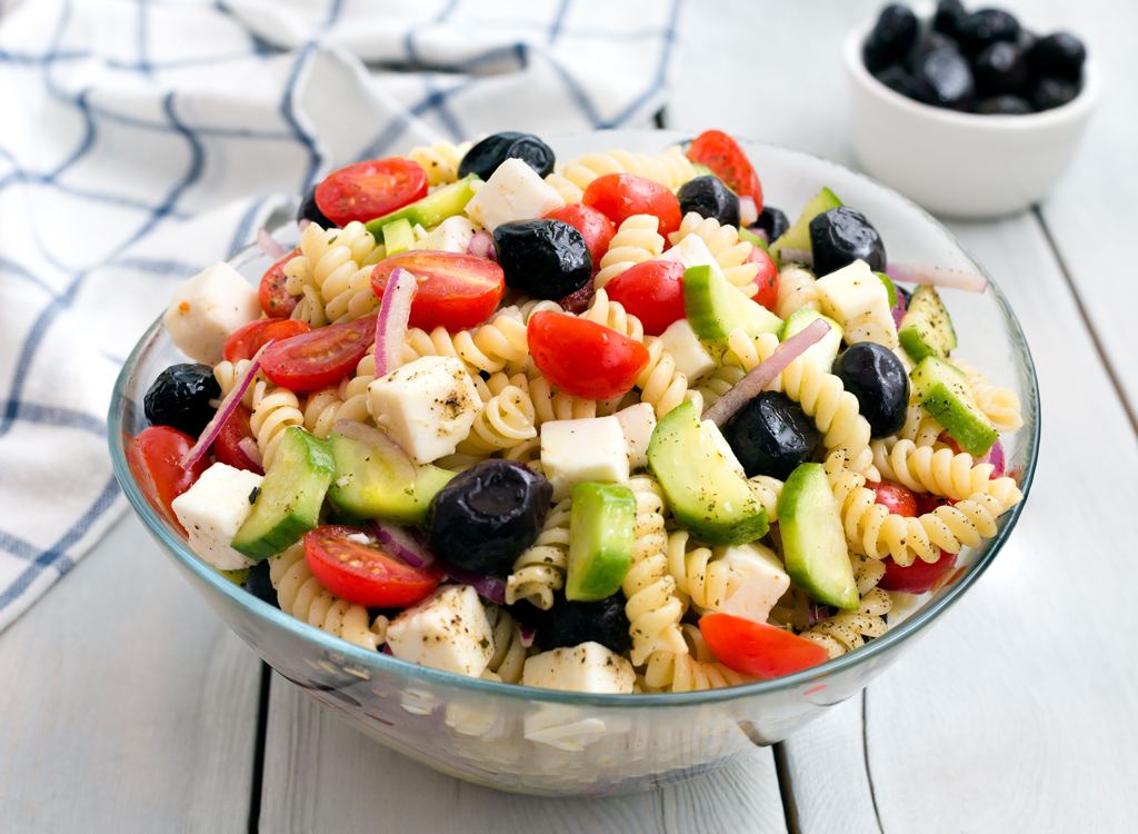 Cold greek pasta salad