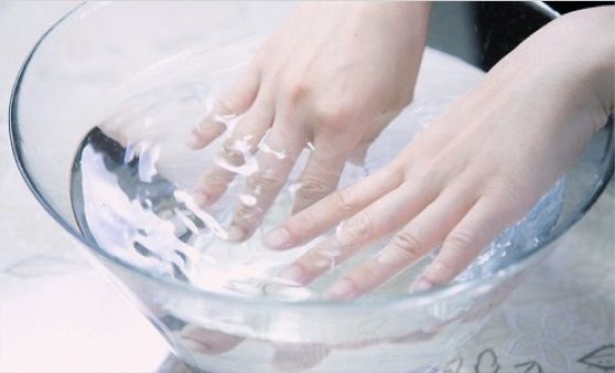 hand soak salon