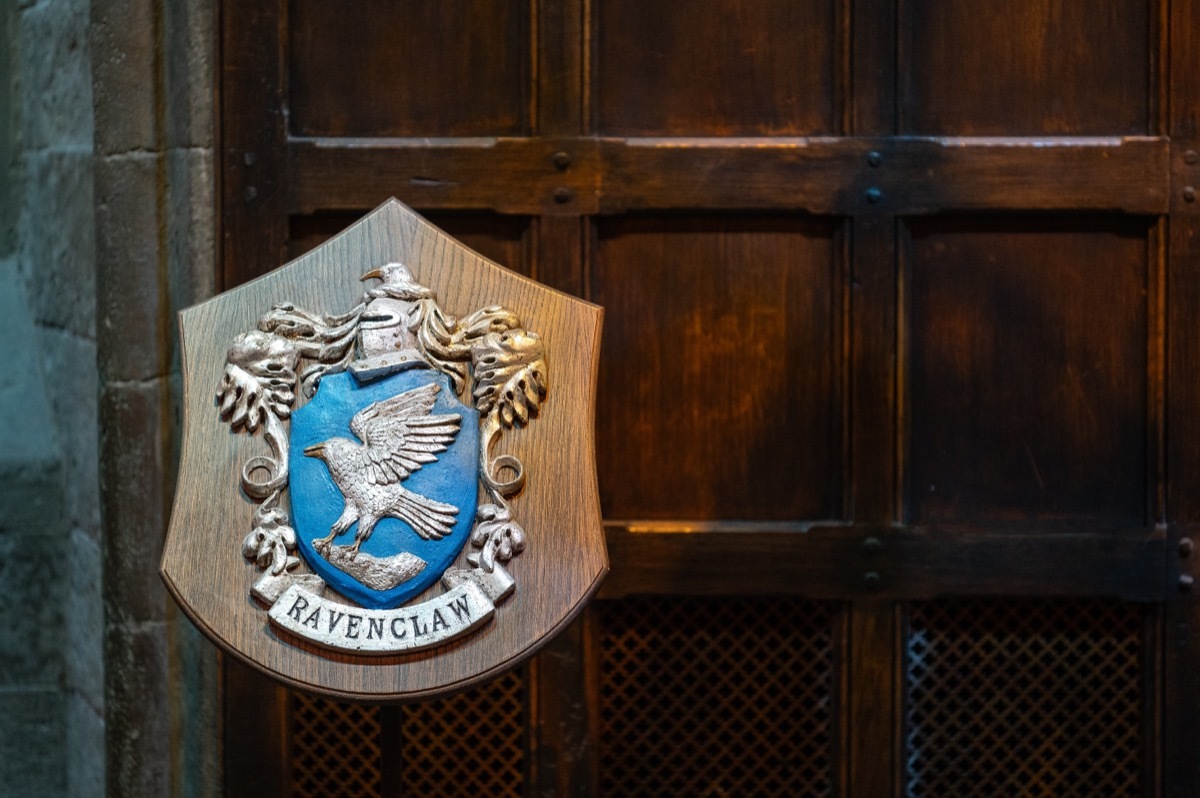 ravenclaw crest at harry potter studio tour