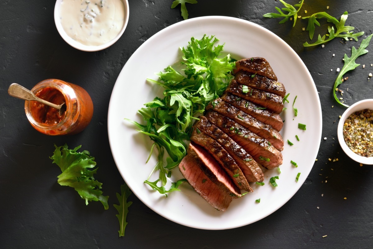 sliced beef on plate